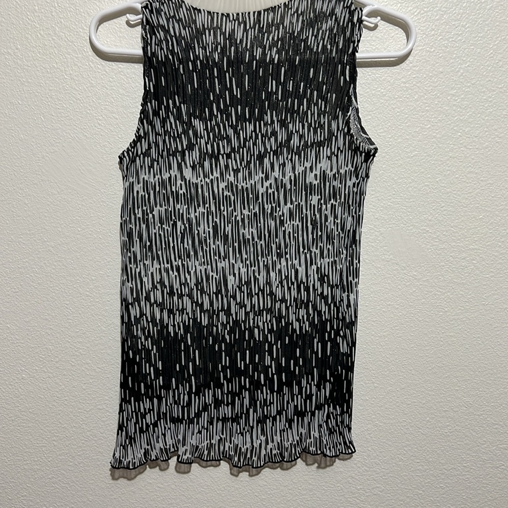 Top - Picture 4 of 5